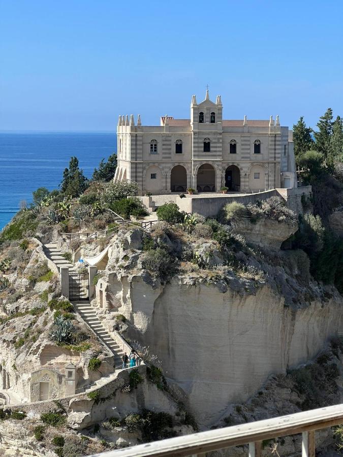 Admirari Lägenhet Tropea Exteriör bild